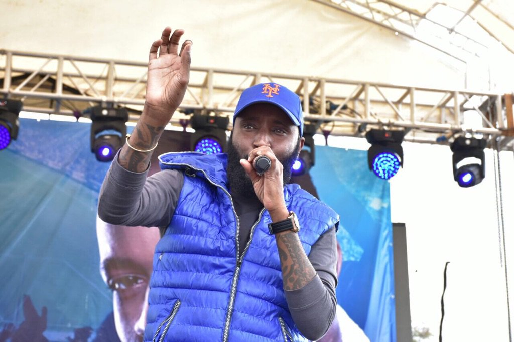 ShaffieWeru's tweet photo. It's about to go down in five #KU  #gilletteke #perfectbeard #NyoaKiProNaGillette #NoBurnNoBumps #teamshaffie https://t.co/jhNJWZfxwz
