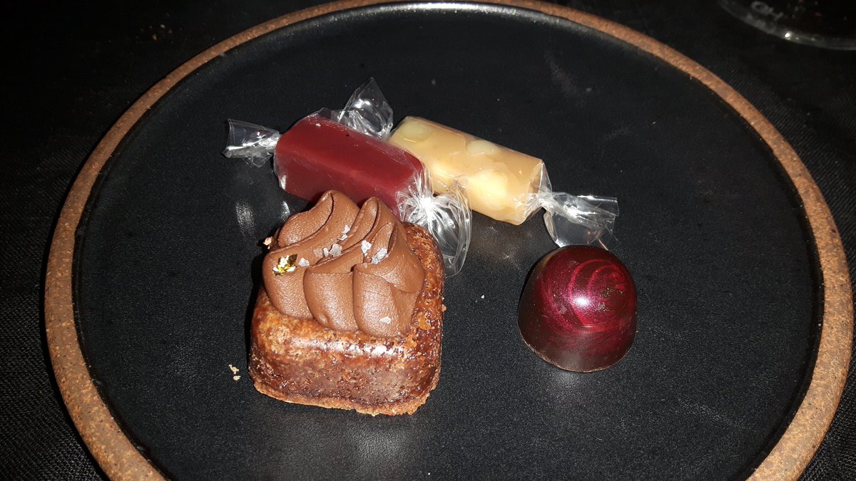 CantineBar's tweet image. Dinner with Moez beautiful creations by Bruce and Stephanie from Roselle