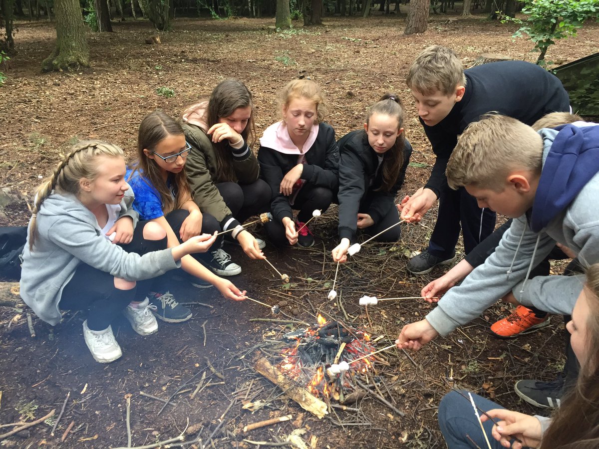 OAVScience's tweet photo. We've just been making fires and roasting marshmallows :) #oavbushcraft https://t.co/shNQjnw4MF