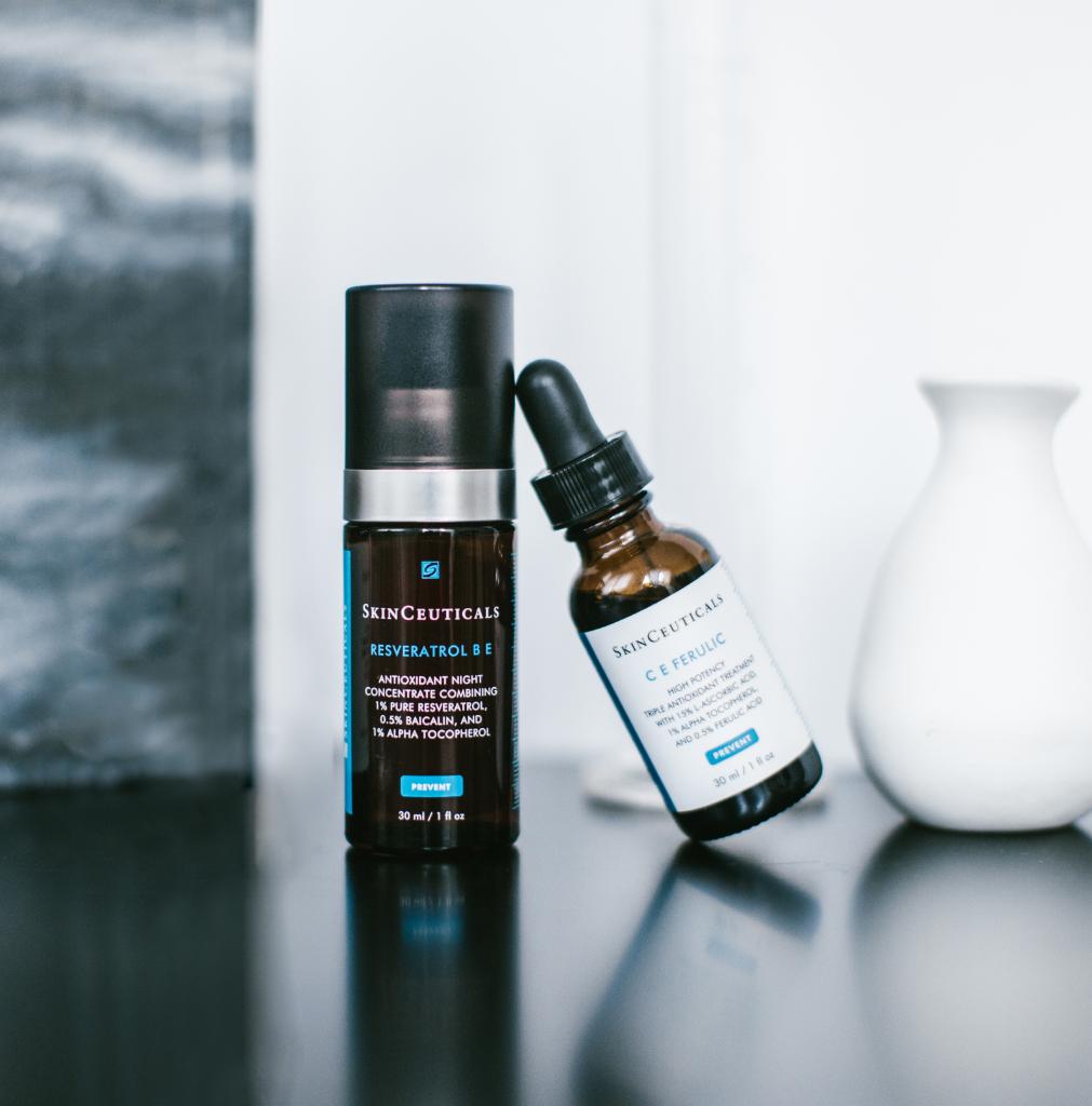 C E Ferulic &amp; Resveratrol B E work around the clock to neutralize free radicals and improve visible signs of aging! bit.ly/2u9J9ye
