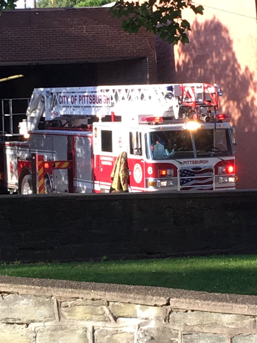 chicagofire_pgh's tweet photo. Good morning #ChicagoFire family, from my city to yours 🤗❤️🚒 #CommutingFun #Firetrucks #RaiseTheAerial @NBCChicagoFire https://t.co/BkRHO4RPwj