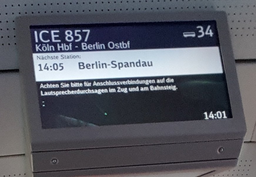 frausonnig's tweet photo. Nach dem Unterricht schnell in den Zug Richtung Berlin und #FCC17 https://t.co/0H41XpS422