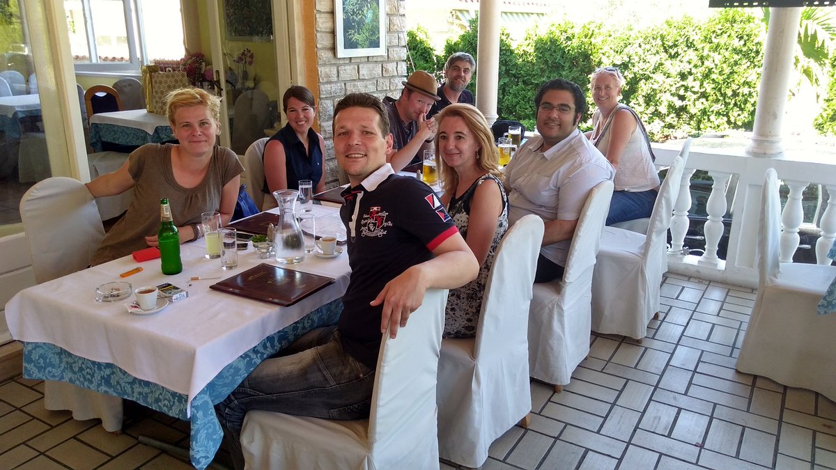 alexfenton's tweet photo. Zivjeli! @DigiCroatia #sna summer school @sergejlugovic @FP2BDigital @richdron @was3210 #DigiCroatia https://t.co/oZNiwc0mme