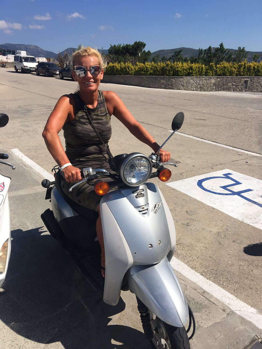 Sandramcculloc4's tweet photo. Loved riding a scooter #ScaryButfun https://t.co/M1wdkQzxK5