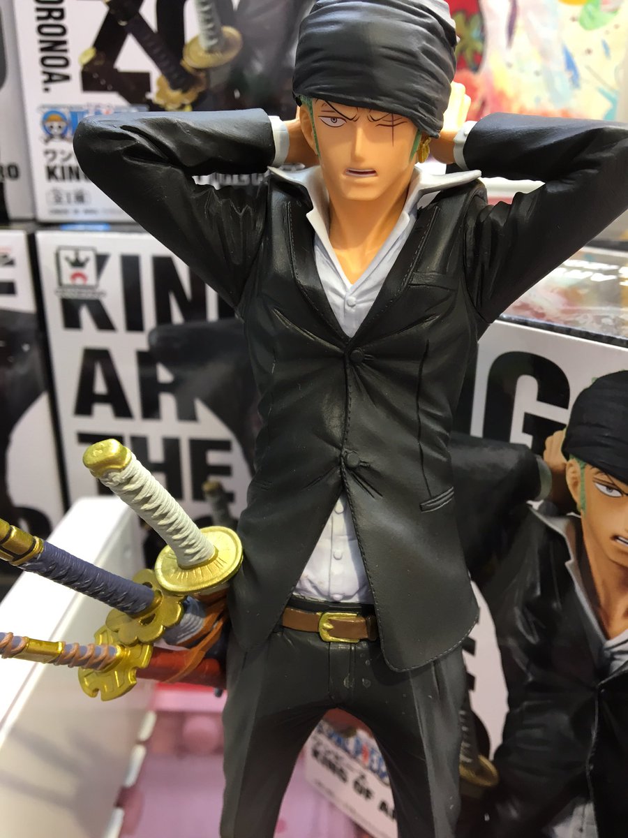 アドアーズ浅草店 ワンピース King Of Artist The Roronoa Zoro 全1種 スーツ姿のゾロの フィギュアが登場しました スーツや靴の質感 皺にこだわりを感じます カッコ良すぎるゾロを是非ご覧下さい アドアーズ 浅草 ゾロ T Co Lufpof3ngl