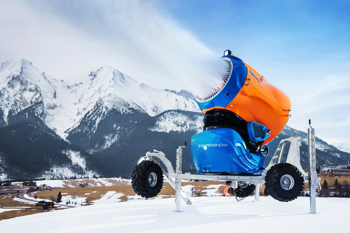SupersnowSA's tweet photo. Armatka 900 Manual, absolutna nowość @SupersnowSA pracuje równie wspaniale jak wygląda #supersnow #900Manual #900 #snowgun #newmodel https://t.co/jWjLv83R8q