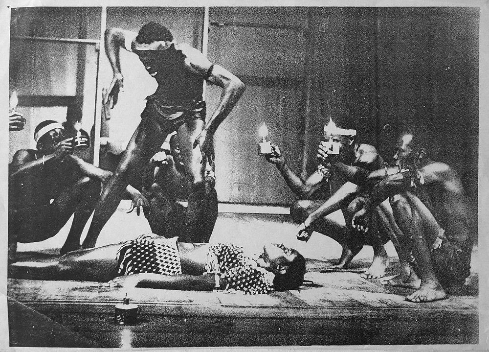 SaveTheatreUg's tweet photo. Keep the stories alive! Major Throwback Thursday 👈
#SaveOurTheatreUg #SaveCultureUg #NotAnotherMall
Imgs: History In Progress Uganda https://t.co/grEqyVol1h