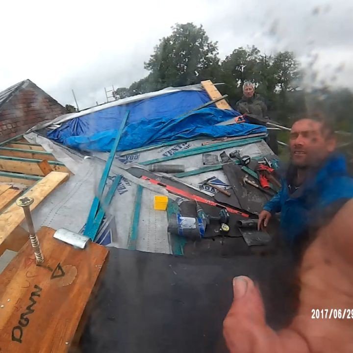 ukartisan's tweet photo. Slating in the rain today #conservation #restoration #wirral #cheshire #lime #hot #slate #kodakpixpro #kodakpixprosp360 #timelapse #motiont… https://t.co/njvT9ZU3FS