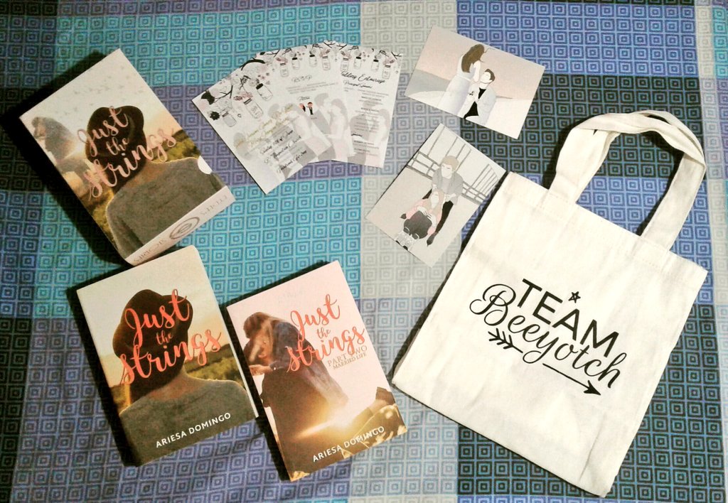 itsmeangelrs's tweet photo. Dumating na sina Saint 😍. Super ganda pa ng book 😍. Thanks Ate Ariesa at sa mga Admins 😘 ☺ 

#JTSBundle https://t.co/qTJheP2ya6