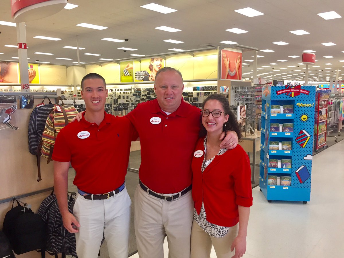 GregPare1's tweet photo. Great to see my former Campus Liaison; @EmmaSobocinski &amp; her Intern #NickC on G497 Leaders store visits #TGTInterns2017 #bestcampusliaison! https://t.co/XlOx6BVMpC