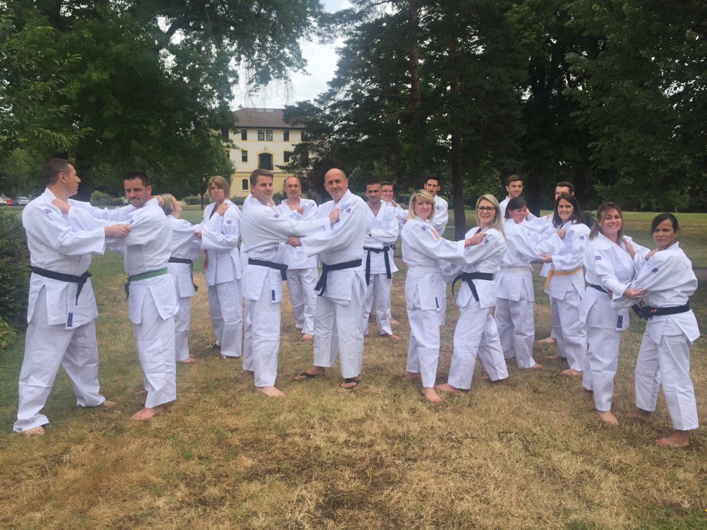 raph314's tweet photo. Les ambassadeurs du@ca_centrest pour@ffjudo_officiel sur campus #Lyon saluent @PhilippeBrassac DG @Credit_Agricole https://t.co/vGQXj9GZd1