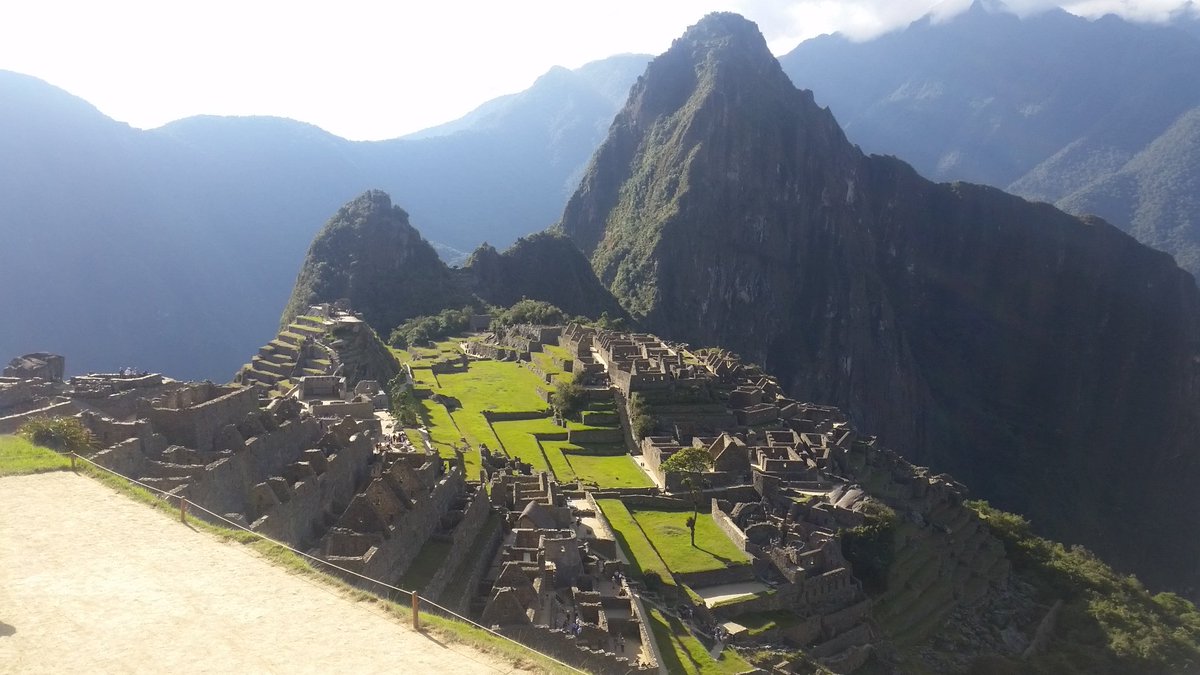 bathchrisg's tweet photo. Sight after four days trecking through cloud forests following the same trail as the Incas on their pilgrimage from Cuzco to Machu Pichu. https://t.co/3xcJMAxIgl