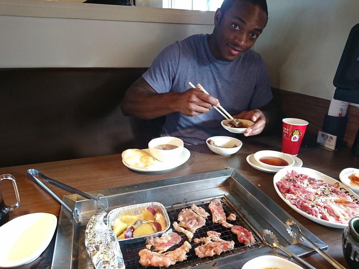 shotaro14141's tweet photo. 焼肉食べ過ぎた(笑)
お腹いっぱい🎵����
#五苑名護店 #ぐすーじさびら #五苑 #名護市 https://t.co/niIDcOjKM5