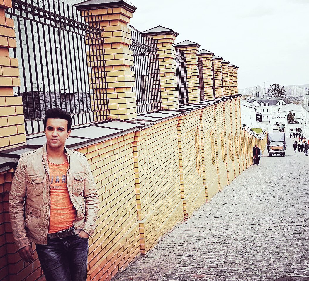 ali_aamir's tweet photo. By de wall.. #travelpics https://t.co/JURLEOzJ9n