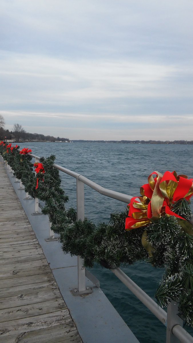 SharePortHuron's tweet photo. #shareporthuron #saintclairboardwalk #thinkingwinter https://t.co/dDpSfIs6lw