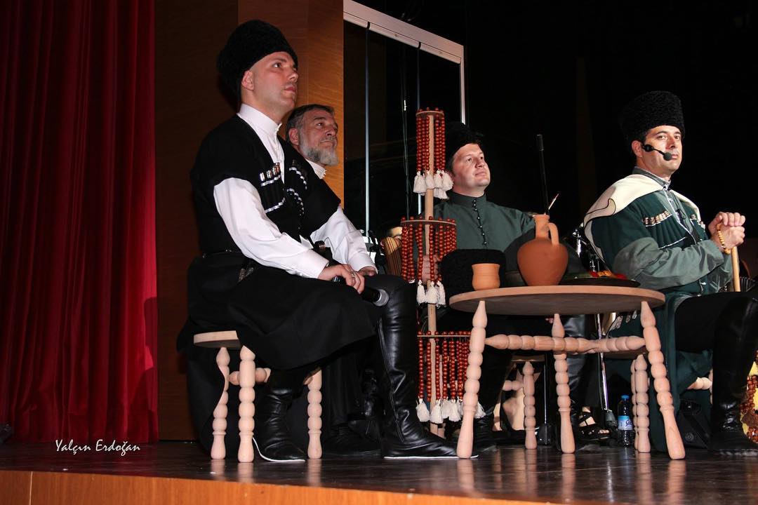 Sausruqo's tweet photo. #Circassian #FolkClothes
#FolkDress
#Folk #Dress
#Circassians
#Çerkesler
#Adığeler
#Черкесы
#Адыгэхэр https://t.co/pTKDwTSy60