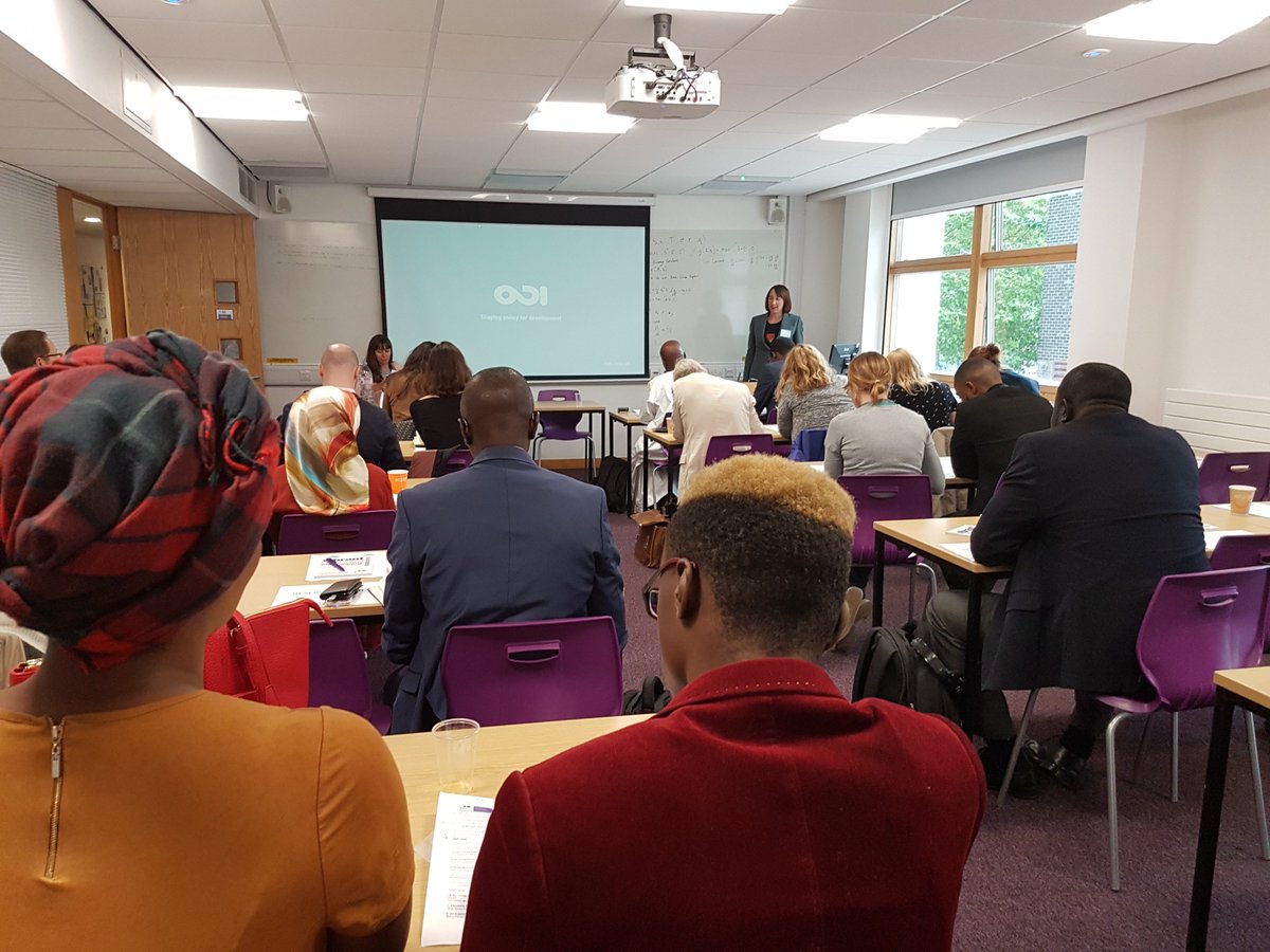 UoP_PoliticsIR's tweet photo. #WAPSN Workshop-Great papers on donor responses to security frm Linda Darkwa @LindaDarkwa &amp; Aoife McCullough @aoifemccullough @portsmouthuni https://t.co/ZiqguRyRUs