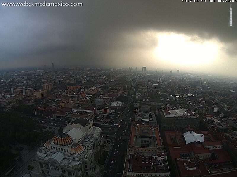 SkyAlertStorm's tweet photo. Atención CDMX - Hoy se espera que las tormentas inicien desde la 1pm, y se prevé que toda la tarde llueva. Pendientes 🌧 ☔️ https://t.co/ydKiI4hR0F