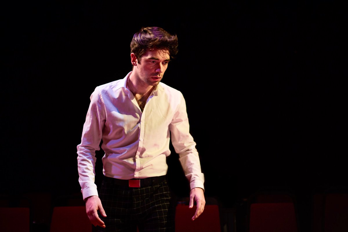 HangerGreen's tweet photo. GoodNews so many 🌟🌟🌟🌟reviews for @IKnowYou_Play @TheHopeTheatre SadNews only 4⃣shows left Don't miss @Conor_D_OKane @Baabuzz @David_Fairs_W https://t.co/Od19mILAkf