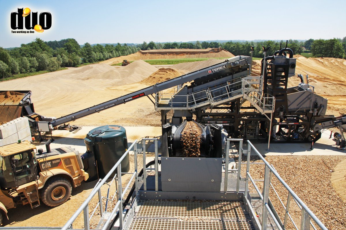 DuoGroupLtd's tweet photo. DUO Equipment deliver a new @TerexWashing AggreSand &amp; AggreScrub
Read the full article via the link below. 
https://t.co/sTx6JANmJi https://t.co/dIeVcZD3zv