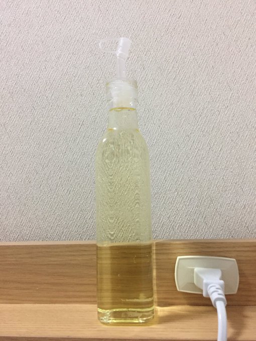 ダイソーのオイルボトルおすすめ12選 本当に漏れるのか徹底調査 セリア キャンドゥ ダイソー Daiso Sumica スミカ 毎日が素敵になるアイデアが見つかる オトナの女性ライフスタイル情報サイト