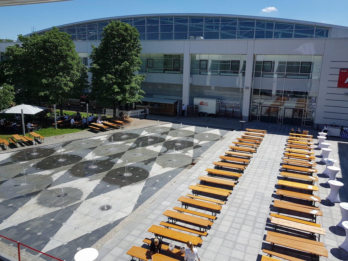 PHOTONICSWORLD's tweet photo. Here comes the sun! Enjoy the last sunrays at #LASER17 and get to know all the important exhibitors @PHOTONICSWORLDย ! https://t.co/Q9eCofc91h