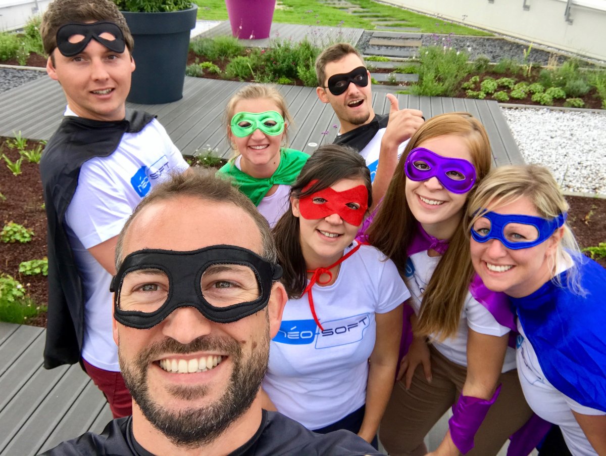 PierreYvesBr's tweet photo. Shooting photo SuperNéo toute la journée.
On vous attend nombreux chez Néo-Soft pour le final à partir de 17h30 !
#SuperNeo #Teambuilding https://t.co/BdR56CImO3