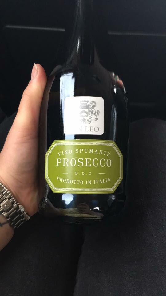 FizzyFellows's tweet photo. We're coming @Adele ! 💁🏽 What else for the journey drinks? 😂 🥂🍾 #Adele #prosecco #wembleyStadium https://t.co/p7RsplOxRQ