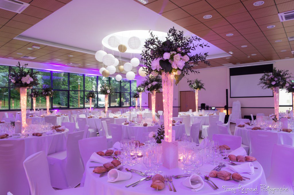 Charles Design : l’incroyable décoration d’une salle de mariage fanny-reynaud.fr/charles-design…