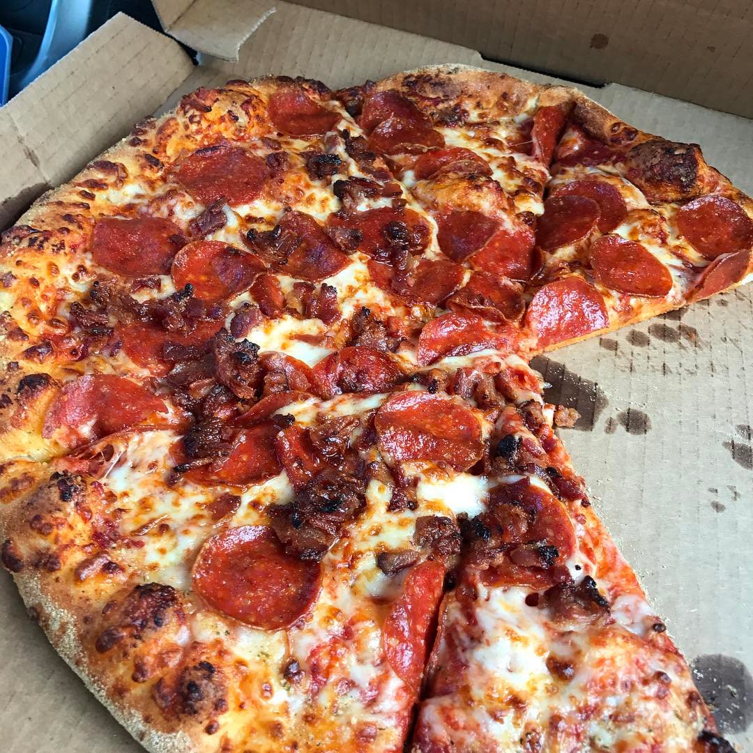 Domino�s Pizza on Twitter &quot;Sprinkled with bacon? Obviously. 