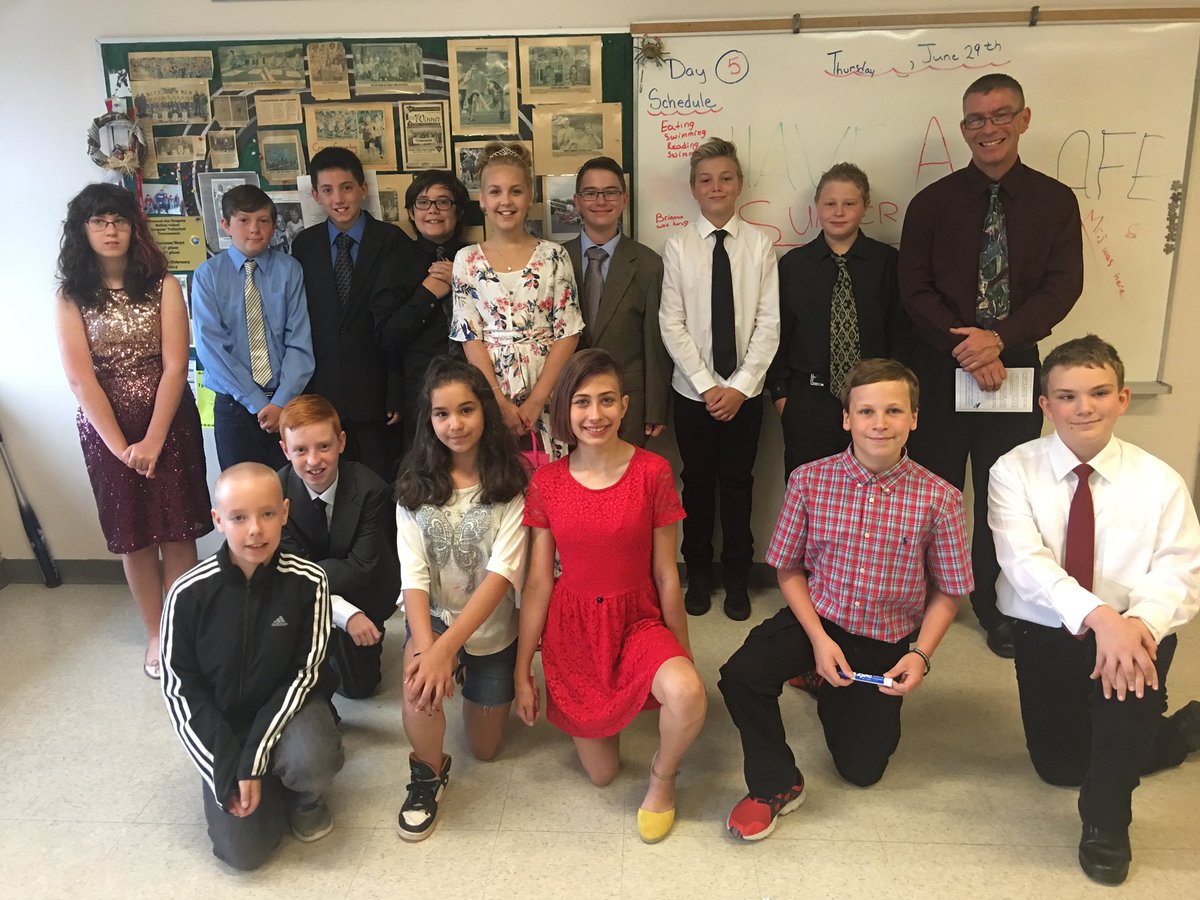 SunsetParkPS's tweet photo. Check out some more of our graduates @SunsetParkPS ready for their special day! #NearNorthUnited https://t.co/PIWls4Fgz3
