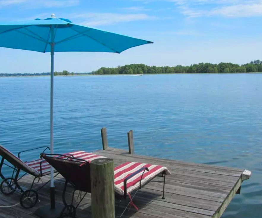 TheSnowdenHouse's tweet photo. Enjoy lazy afternoons on beautiful Horseshoe Lake, Arkansas​, when you book your summer stay at Snowden House. ☀️ https://t.co/n3Xd8vHdrD https://t.co/UnbT1EHxIU