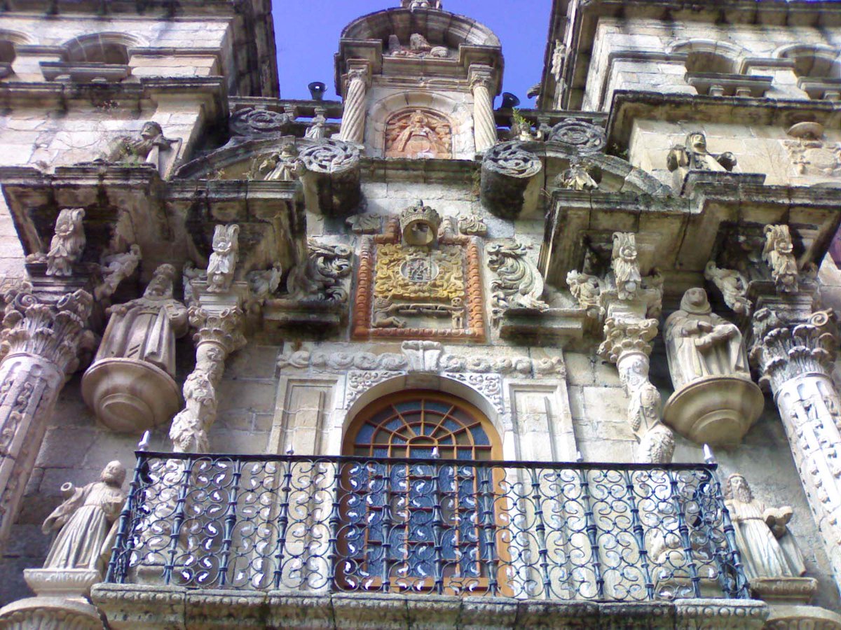 AsErmitas's tweet photo. Feliz día de San Pedro y San Pablo desde el Santuario de Nuestra Señora de Las Ermitas (Ourense). https://t.co/91g7YCzHWk