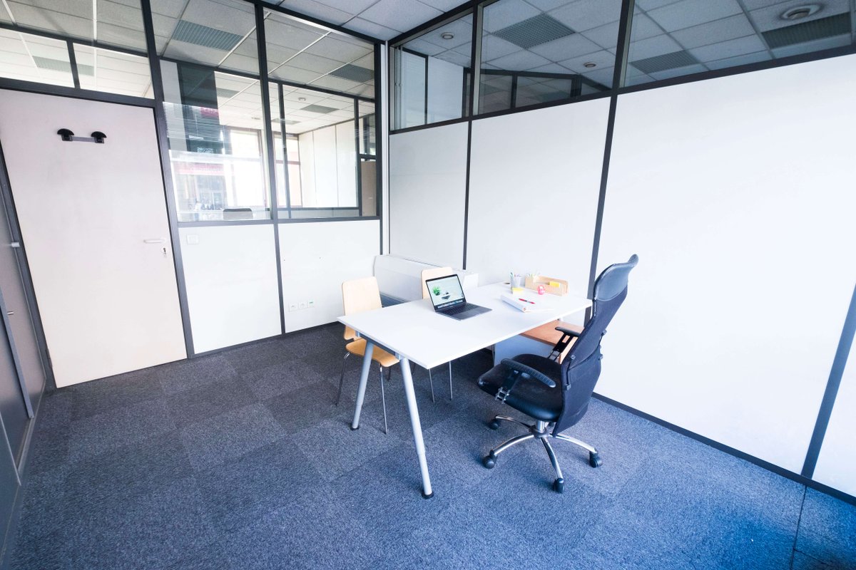 HubGrade's tweet photo. Envie de vous installer avec #TeamHubGrade et d'autres #startup #web ?
Venez vite découvrir les bureaux du "174" : https://t.co/CHVDg11N1i https://t.co/vorlNY7vn2