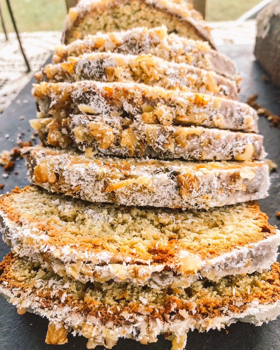 Desayuno con cocido y  budín de mburukuja y coco
