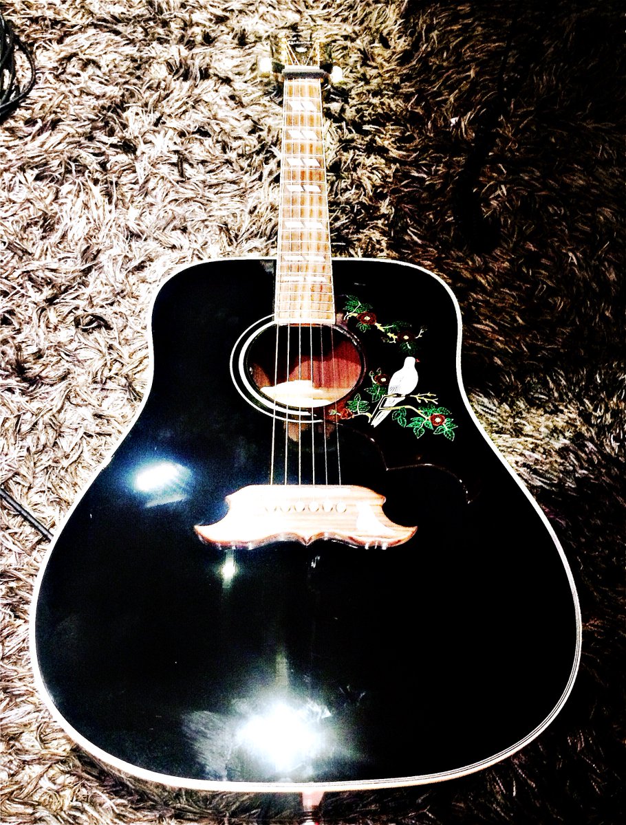 SamFremiot's tweet photo. Texas Instrument ! ❤#SharleenSpiteri (qui m'a rappelée qu'on se connaissait depuis 20 ans ! #mesdebuts) cc @RTLFrance @RTL2officiel #LGMRTL2 https://t.co/TsB7wTbZIQ