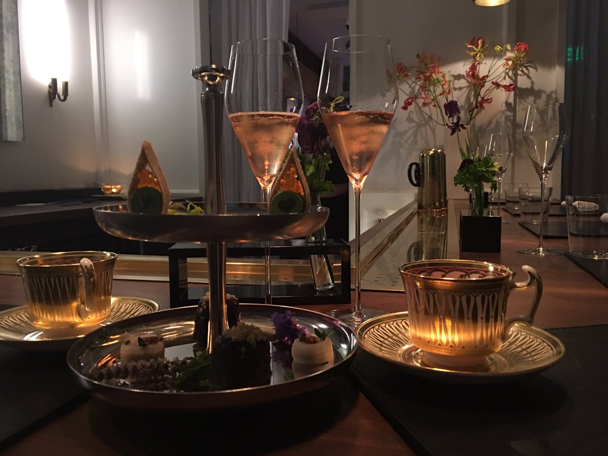 RealJackBarnes's tweet photo. @RosesLuxury #pineappleandpearls is serial indulgence in sublime flavors &amp; impeccable service - an utterly amazing evening @MichelinUSA https://t.co/KHy1dowKJA