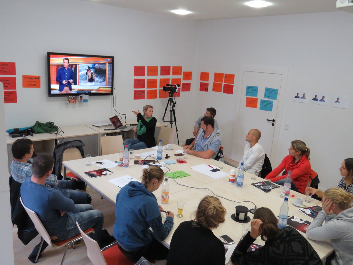 Ein bisschen Spaß muss sein 😜 #ThrowbackThursday #Olympiastützpunkt #Leipzig #Spitzensport #Sporthilfe <a href="/rudern/">rudern.de</a> <a href="/kanuverband/">Deutscher Kanu-Verb.</a> <a href="/kanuslalom/">Kanu-Slalom Team GER</a>