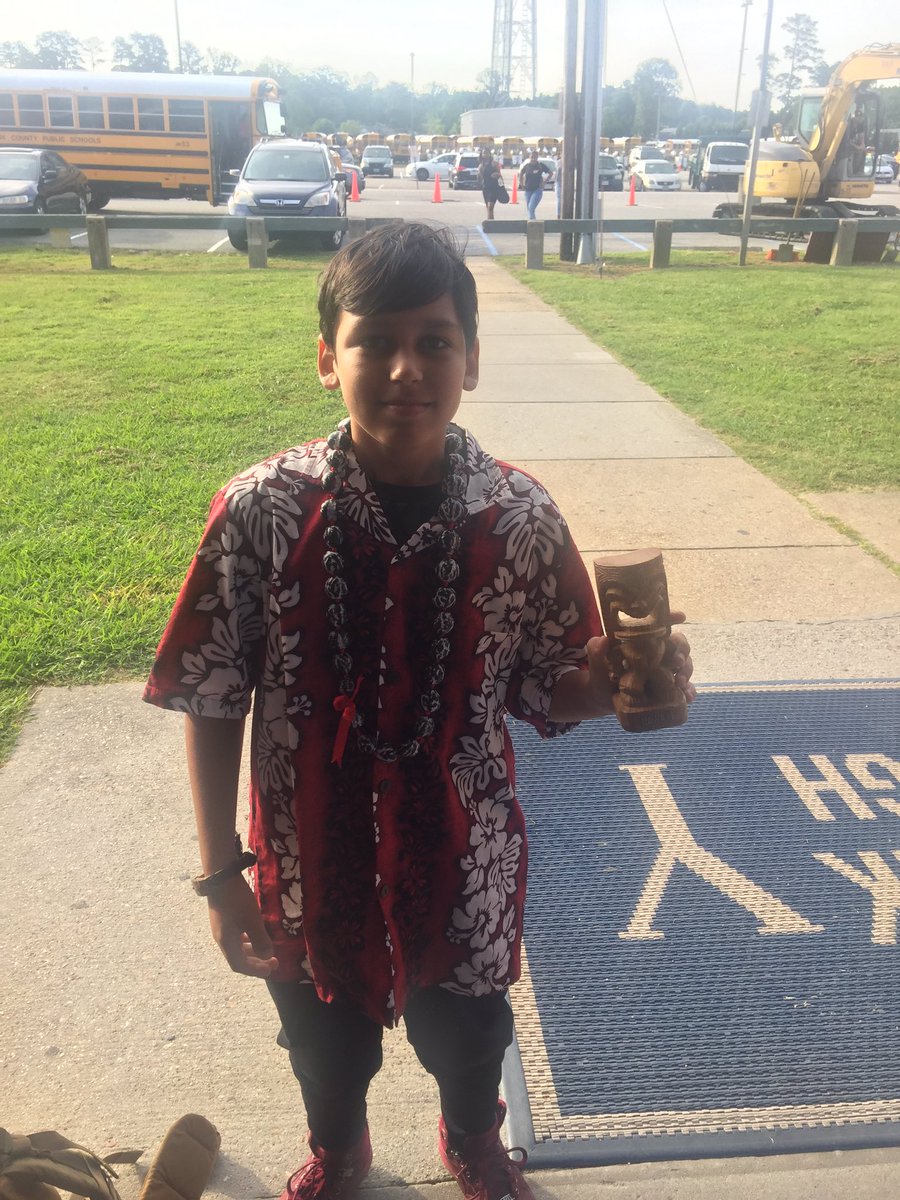 TiannaSAnthony's tweet photo. It's Hawaiian Day at #ycsdsummeracademy. We are surfing toward success! https://t.co/Oa3t678Ua9