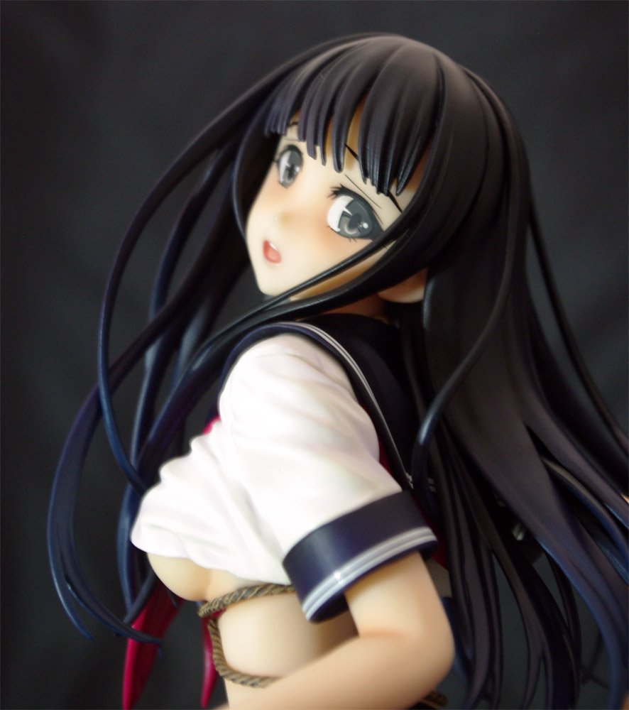 セーラー服 股縄