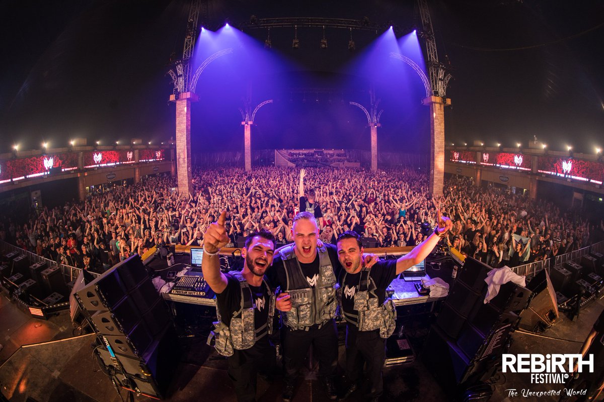 Throwback to <a href="/MinusMilitia/">Minus Militia</a> at Rebirth '17 👊 !