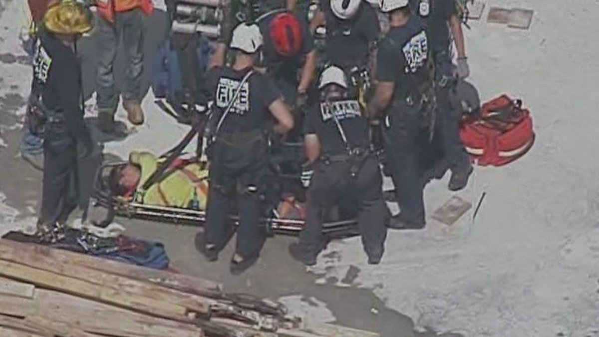 Injured worker being rescued from construction site in Fort Lauderdale bit.ly/2ttdYBz https://t.co/36ywuJzlS9