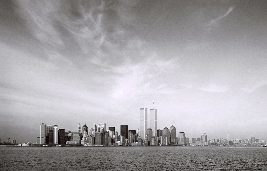 #tbt 1995. Classic view of lower Manhattan skyline with Twin Towers. #nyc #wtc #twintowers <a href="/nycgov/">City of New York</a>