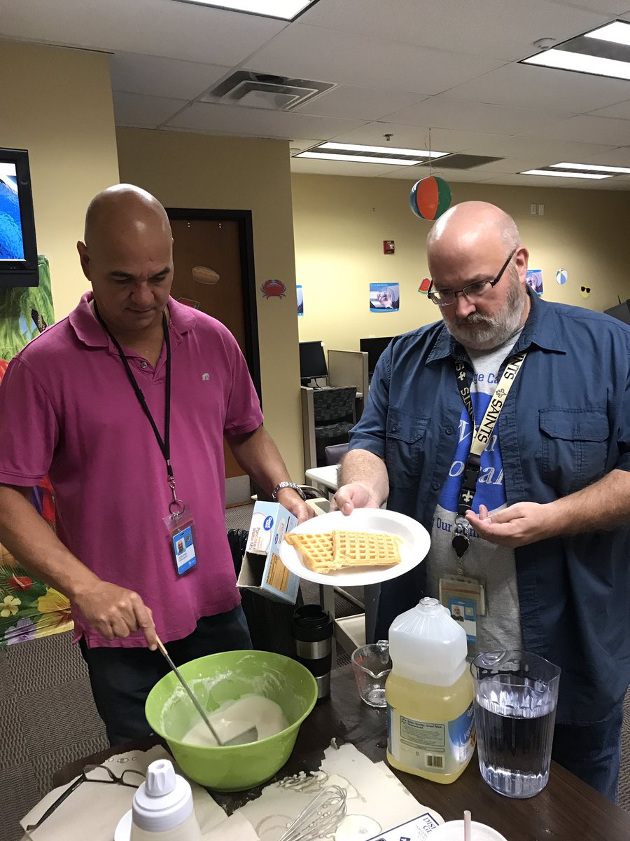 cajunjro's tweet photo. @BRCallCenter is Waffling today! #thatsagoodthing #happynationalwaffleironday #TUproud https://t.co/fe1GL9B3Ov
