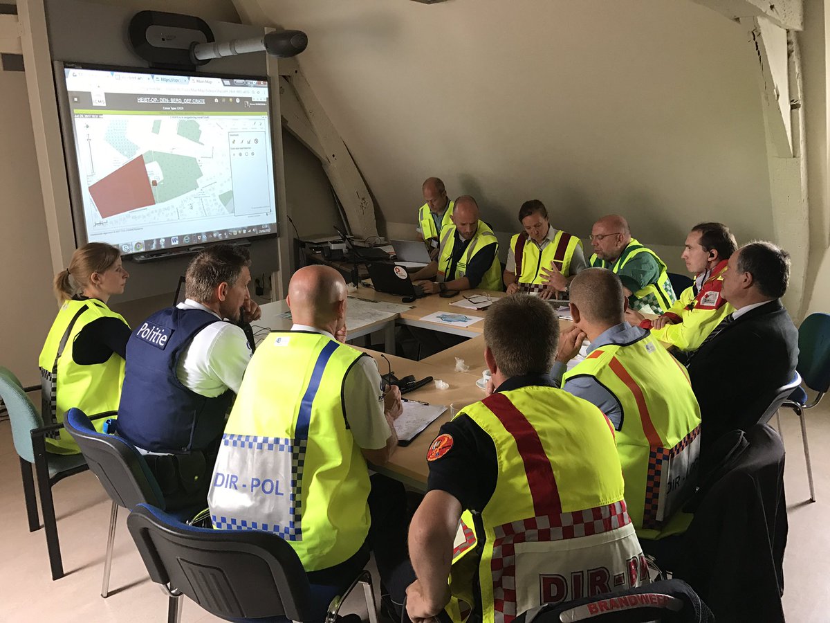 tim_deboeck's tweet image. Alle disciplines samen in CP-OPS bij terreuroefening @politieheist in samenwerking met @CampusVesta en @federalepolitie #partnerschap