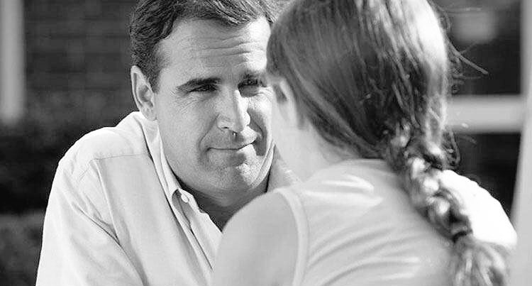 #أبي
المرآة الوحيدة التي إن نظرت إليها ..
أراني فيها تلك الطفلة التي لم تكبر يوما..
هي عينيك~