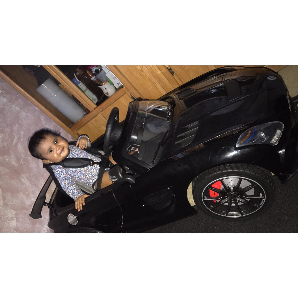 OG_Jaiie's tweet photo. Her car came yesterday & she loved it💕
#MercedesBenz #ModernoKids https://t.co/wjExURaRRe