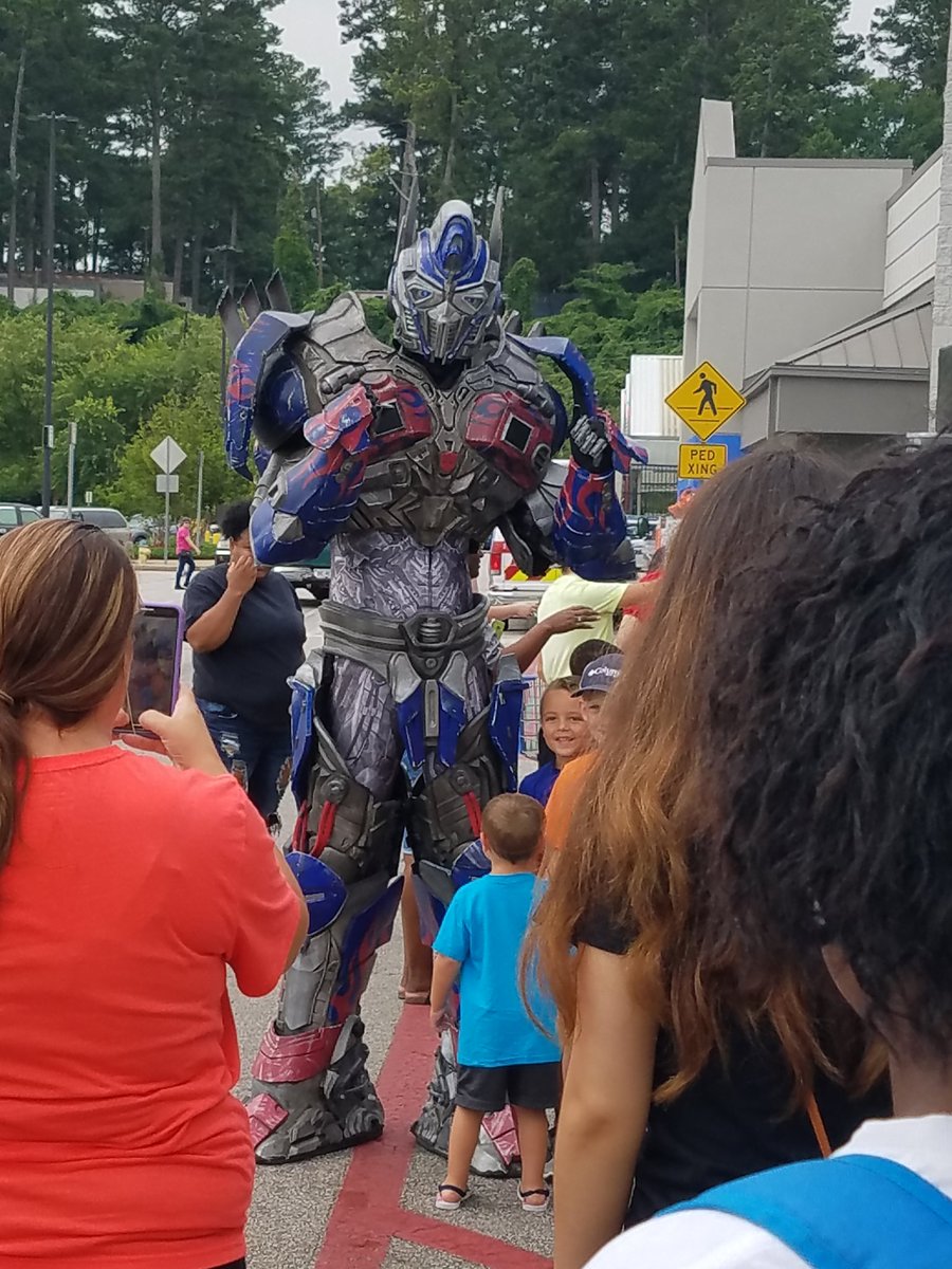 HandChristi's tweet image. #optimus prime transformers