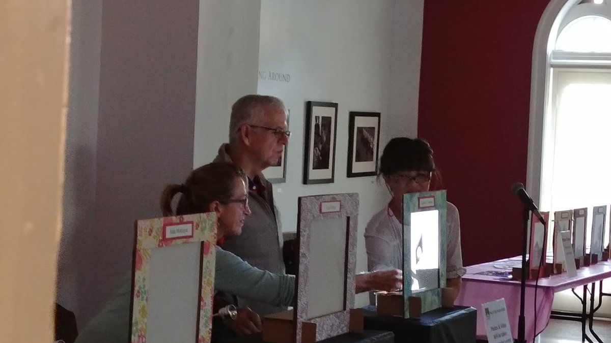 DIT_Lab's tweet image. Our seniors are doing an amazing job at #shadowpuppetry #MEMORYPROJECT&apos;