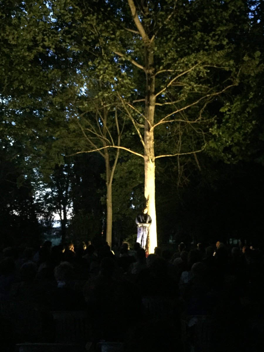 scenedipaglia's tweet photo. Stasera tra le autentiche selve dell'Orlando Furioso con Vincenzo Pirrotta! Ringraziamo @CaSagredo per la squisita ospitalità 🌾✨🌾 #sdp2017 https://t.co/oblSoIrsmh